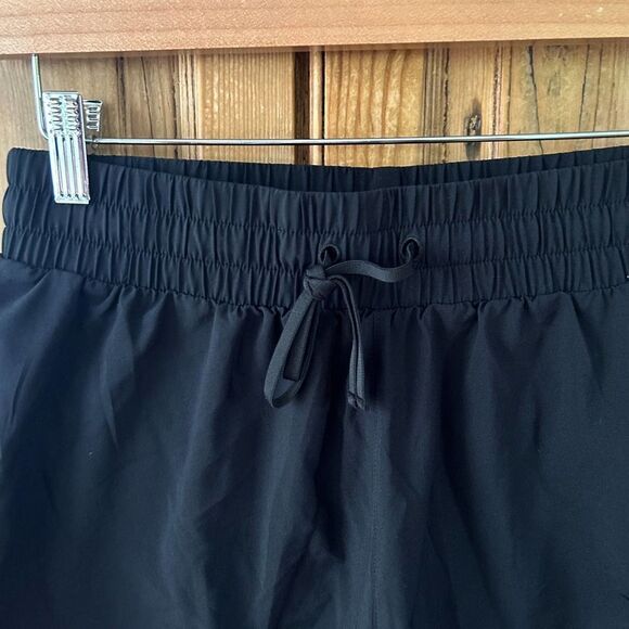 Fabletics Small Athletic Shorts Sloane Running Short Black/Smokey Runyon - Picture 3 of 9